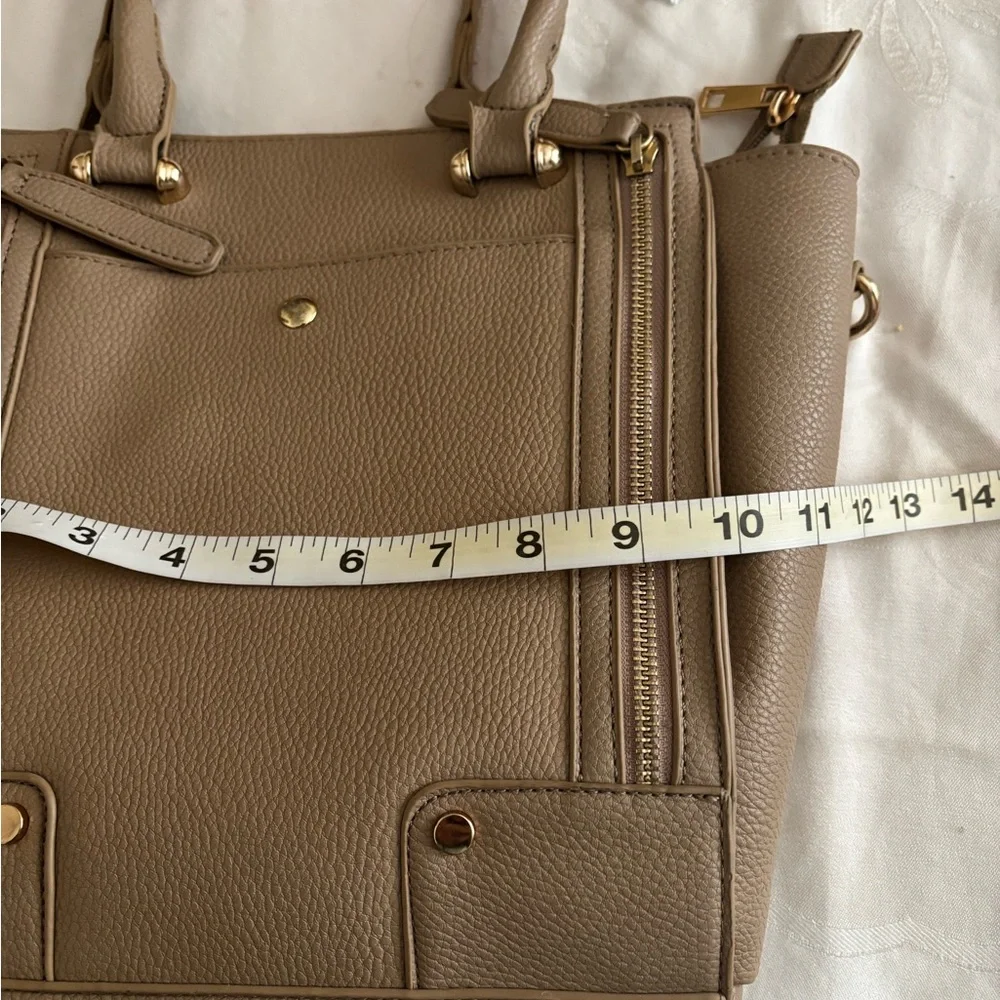 Elegant Tan Handbag